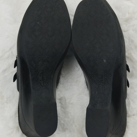 Clark's Black Slide On Clogs - Picture 4 of 8